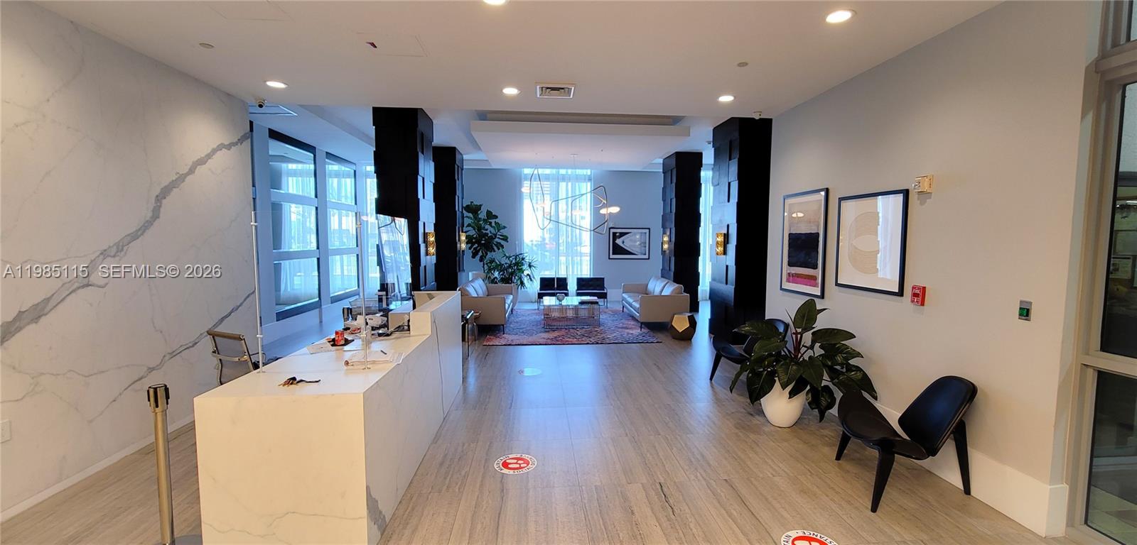 HOLLYWOOD STATION RES CON - Residential Lease