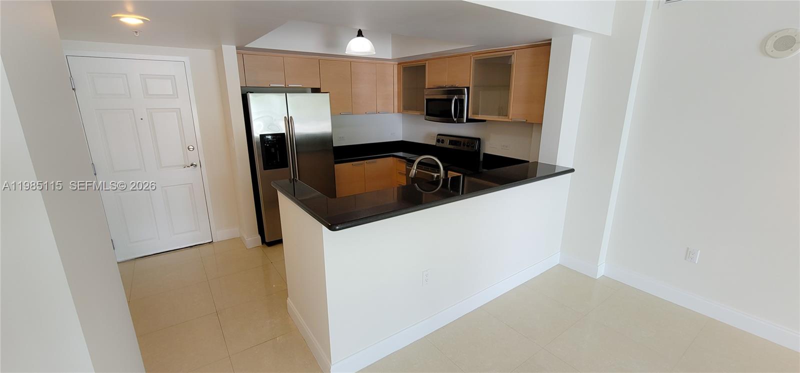 HOLLYWOOD STATION RES CON - Residential Lease