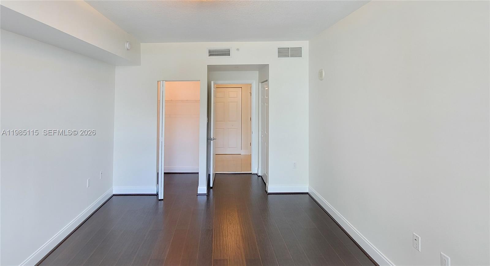 HOLLYWOOD STATION RES CON - Residential Lease