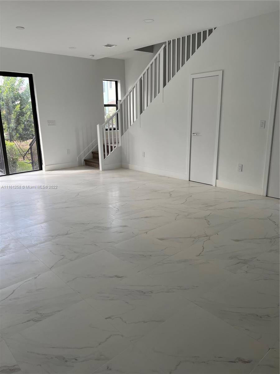 POSITANO TOWNHOUSES - Residential Lease