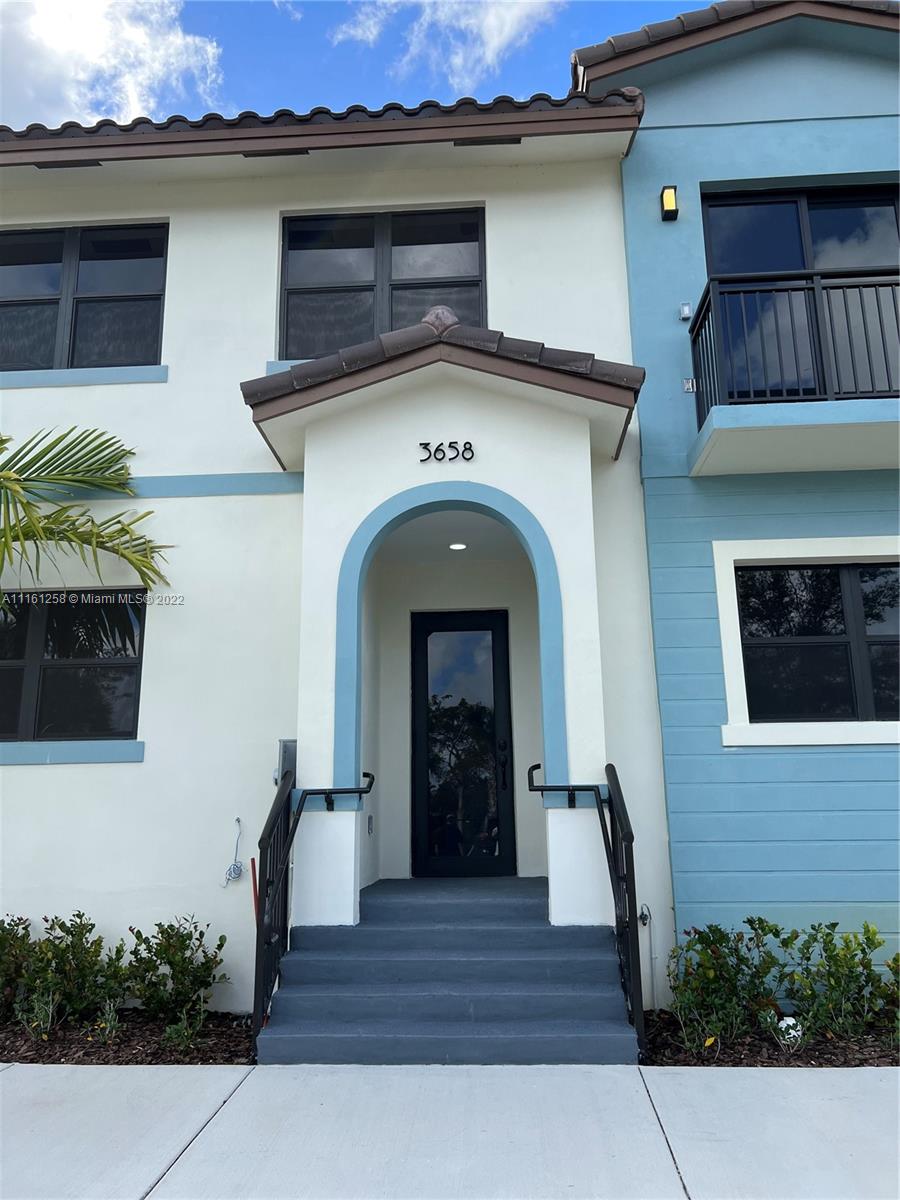 POSITANO TOWNHOUSES - Residential Lease