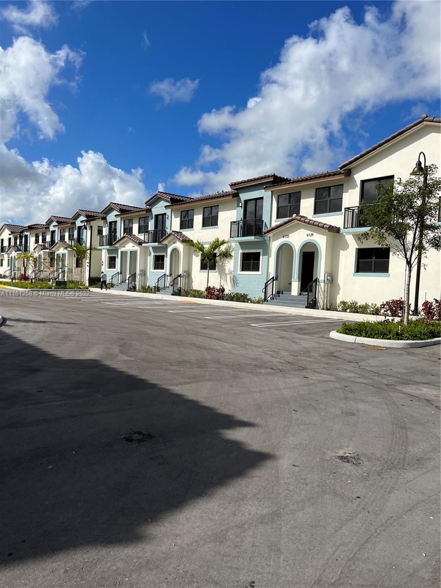 POSITANO TOWNHOUSES - Residential Lease