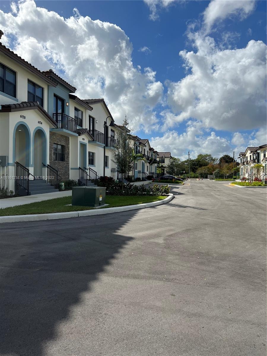POSITANO TOWNHOUSES - Residential Lease