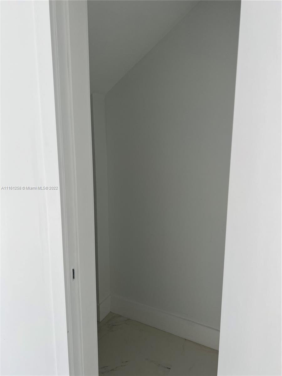 POSITANO TOWNHOUSES - Residential Lease