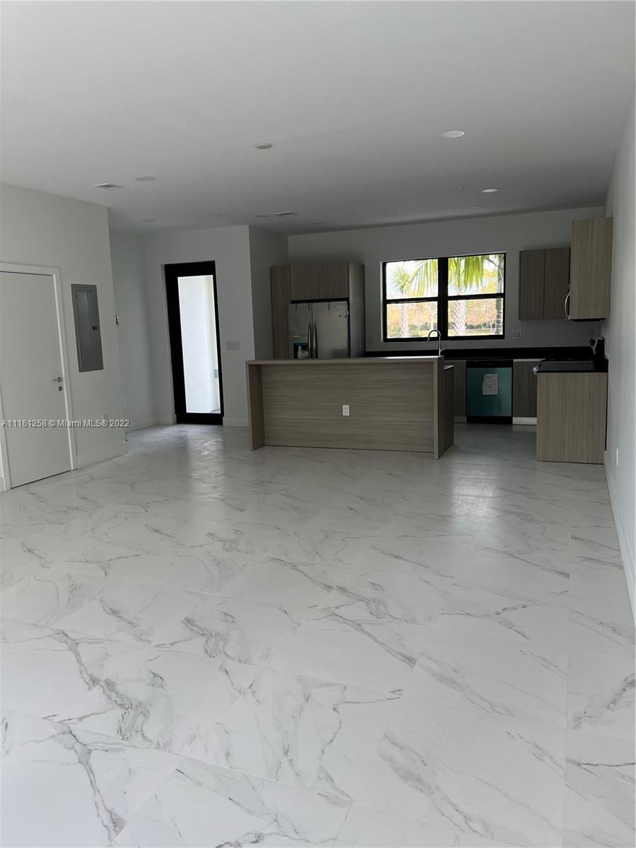 POSITANO TOWNHOUSES - Residential Lease