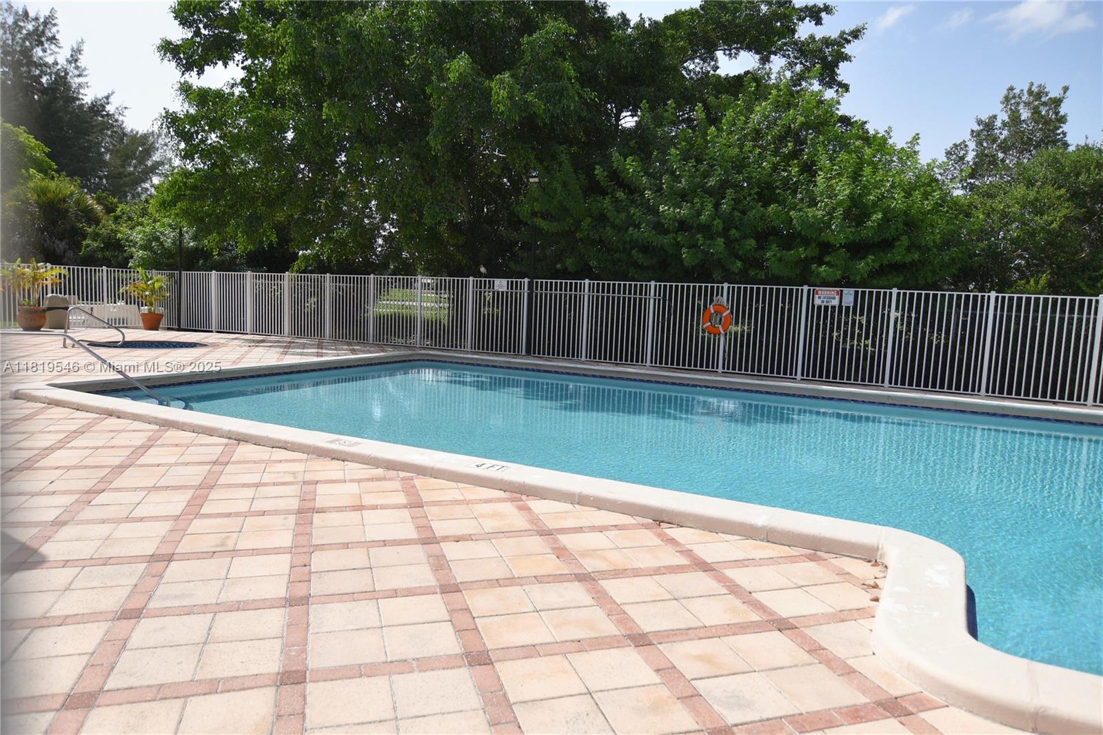 LAS BRISAS@ COUNTRY CLUB - Residential