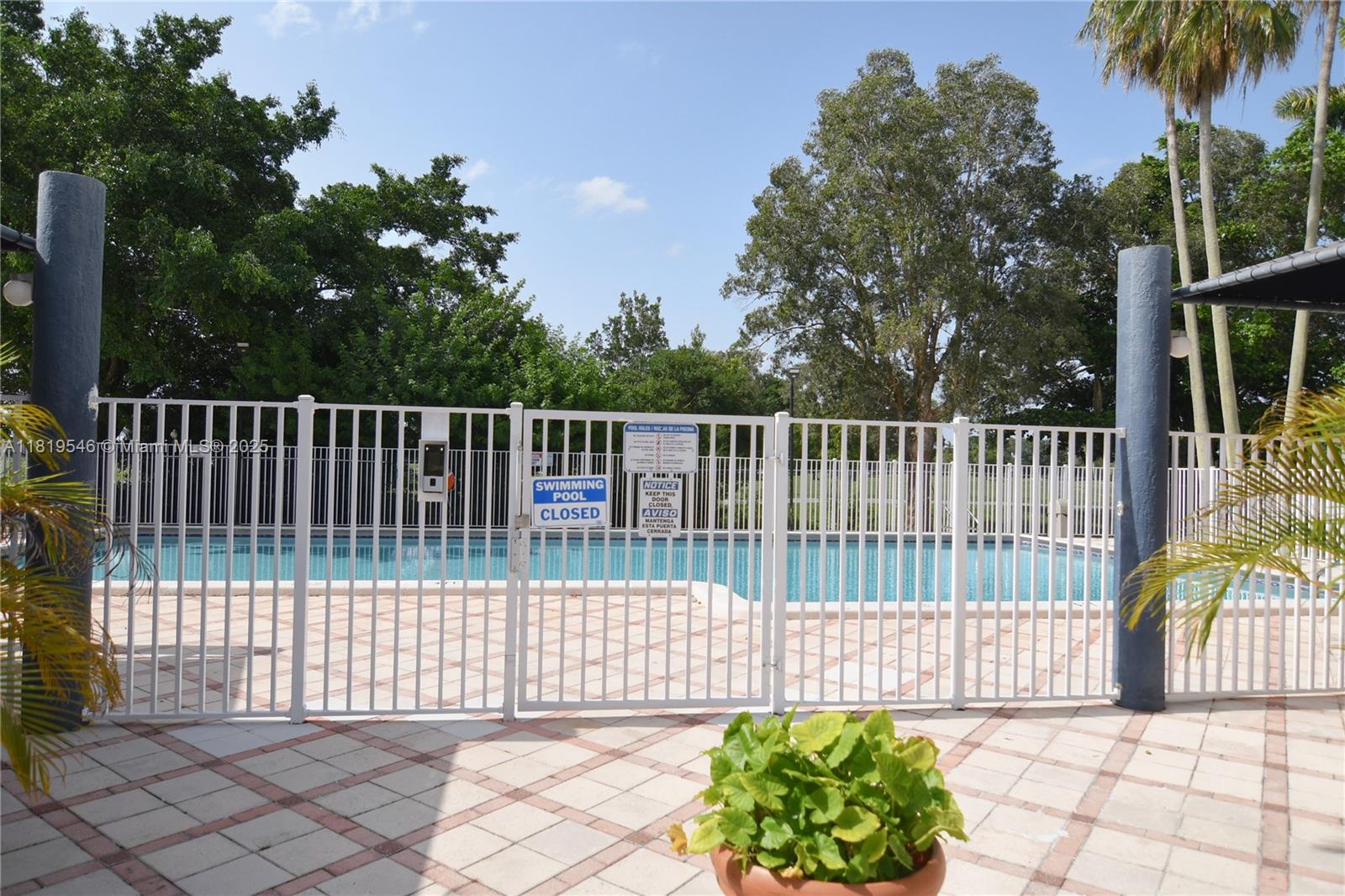 LAS BRISAS@ COUNTRY CLUB - Residential