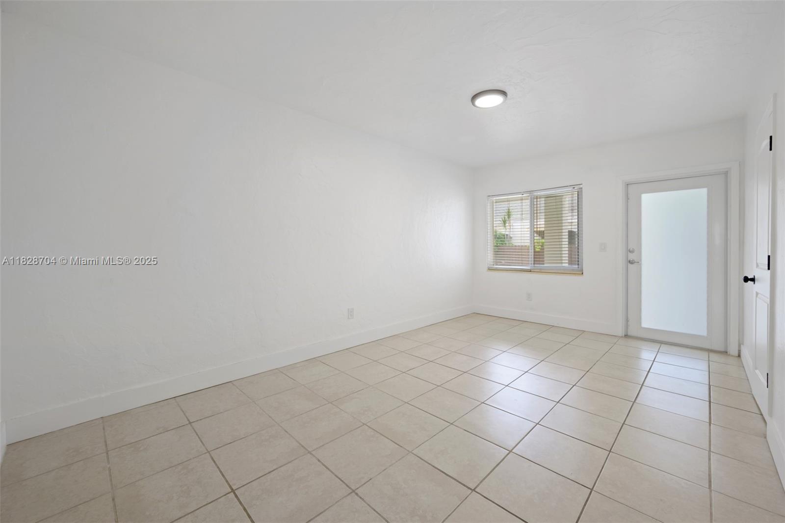 550 NE 82nd Ter 4