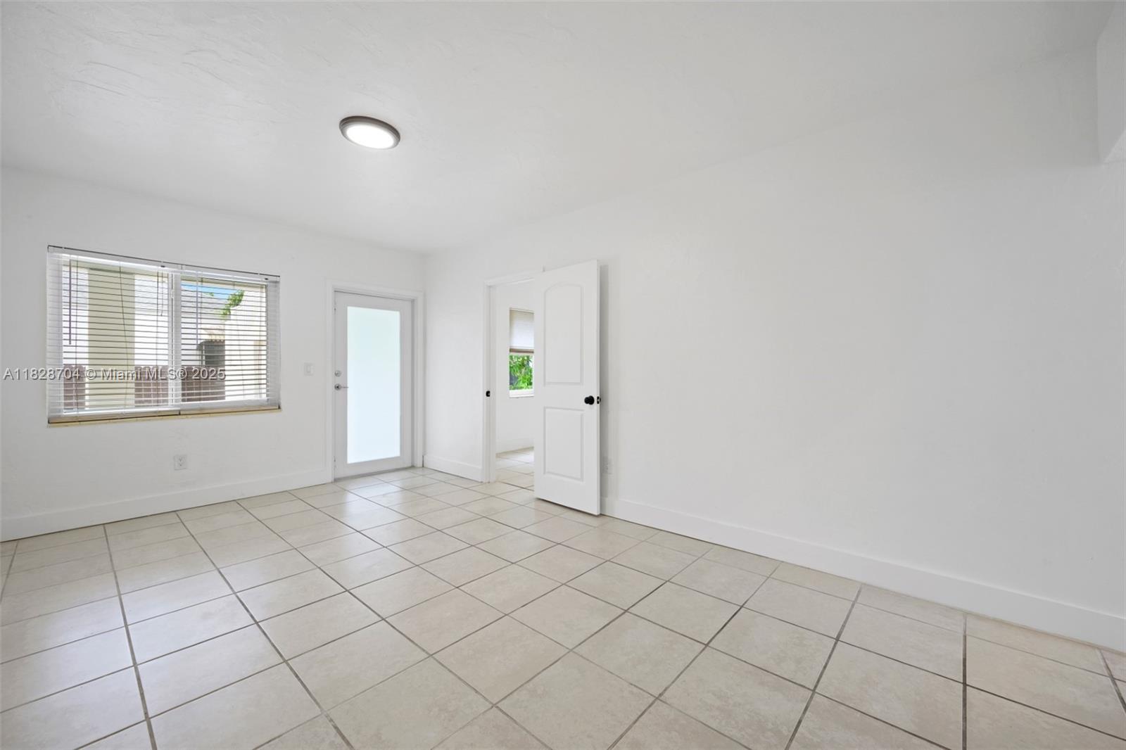 550 NE 82nd Ter 4