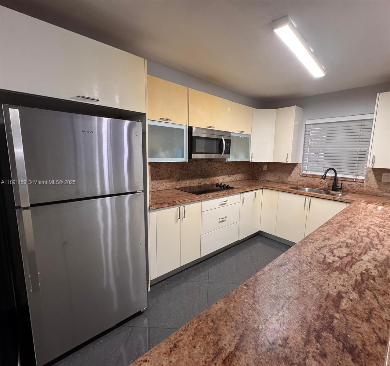 RAMBLEWOOD CONDO B - Residential