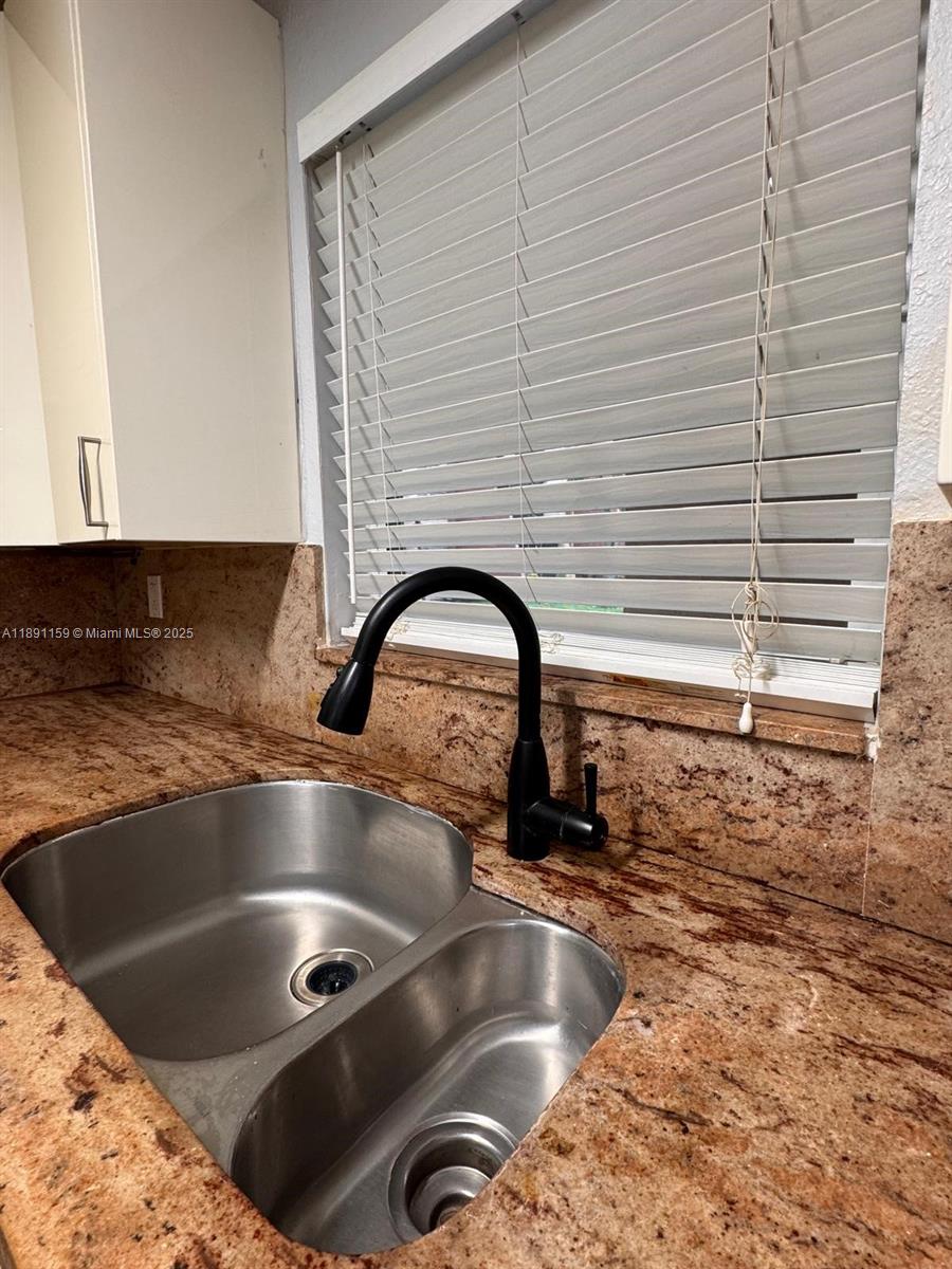 RAMBLEWOOD CONDO B - Residential