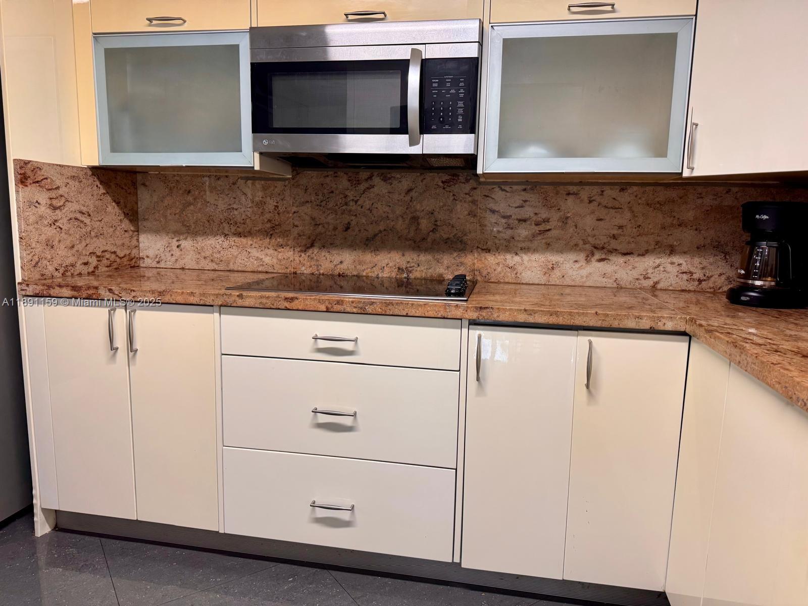 RAMBLEWOOD CONDO B - Residential