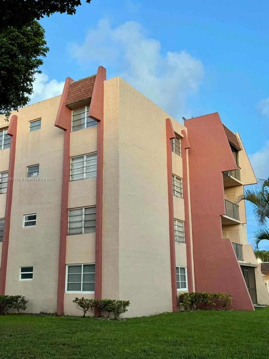 RAMBLEWOOD CONDO B - Residential
