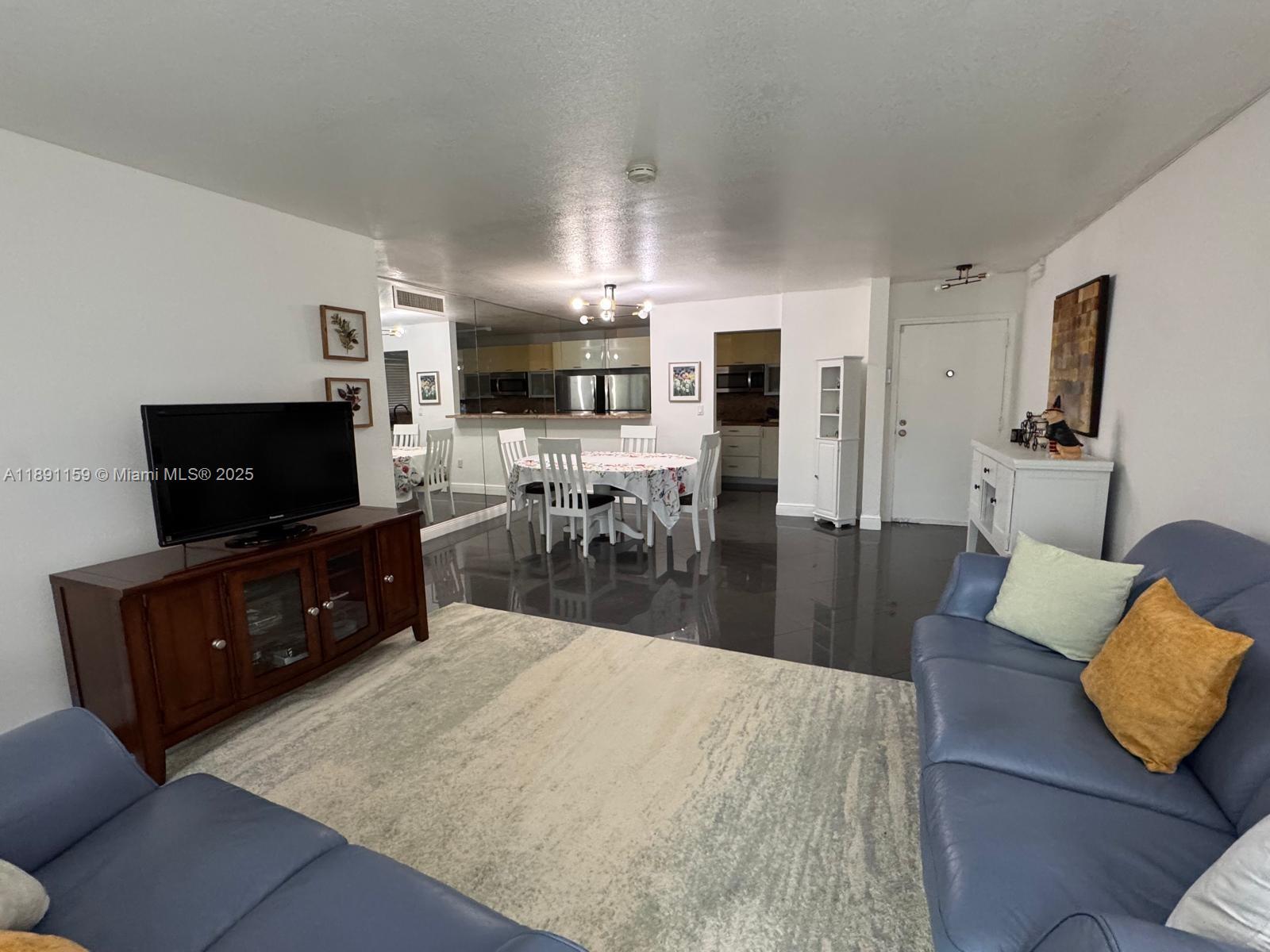 RAMBLEWOOD CONDO B - Residential