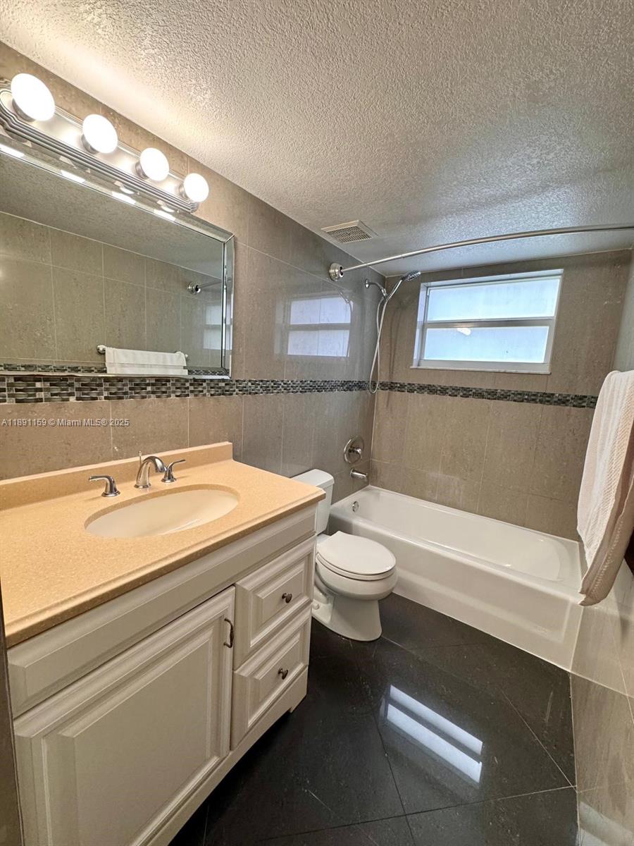 RAMBLEWOOD CONDO B - Residential
