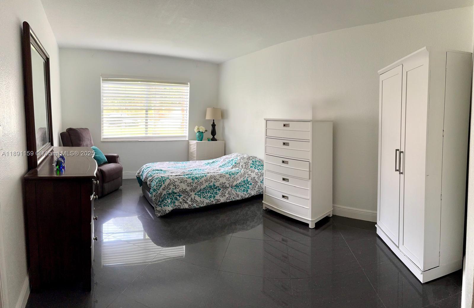 RAMBLEWOOD CONDO B - Residential