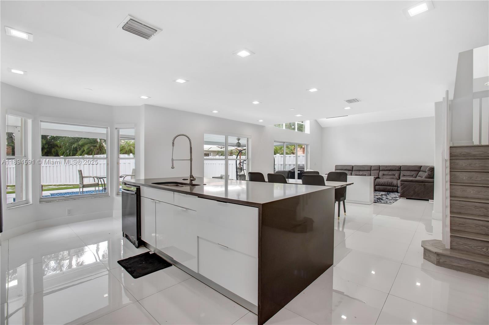BANYAN OAKRIDGE PLAT - Residential Lease
