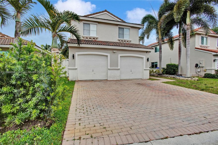 Welcome to your dream home in the prestigious Oakridge gated community! This beautifully Furnished and well maintained 4-bedroom, 2.5-bath single-family home offers the perfect blend of comfort, privacy, and convenience. Enjoy serene lakefront views from your own private pool and patio, ideal for relaxing or entertaining.
Spacious and bright interior with high ceilings, modern kitchen, and open-concept living areas. Located just minutes from houses of worship, major highways, Fort Lauderdale Airport, and top schools. 24/7 security gate, community parks, and peaceful tree-lined streets complete the package.
Don’t miss this rare opportunity to live in one of the most sought-after neighborhoods of Oakridge.