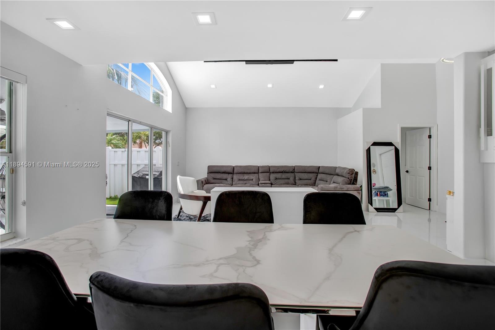 BANYAN OAKRIDGE PLAT - Residential Lease