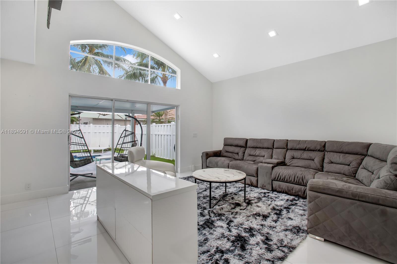 BANYAN OAKRIDGE PLAT - Residential Lease
