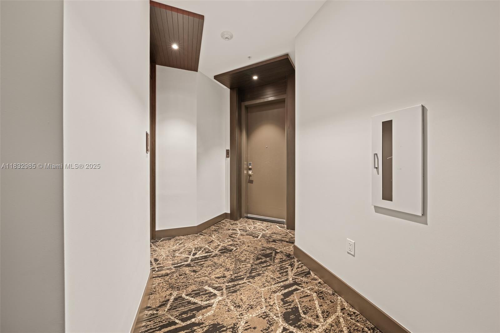 301 Altara Ave 213