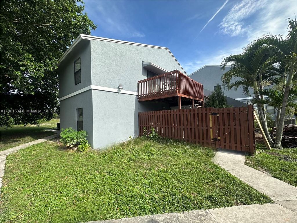 Photo of 22 Crossings Cir #E, Boynton Beach, FL 33435 (MLS # A11861534)