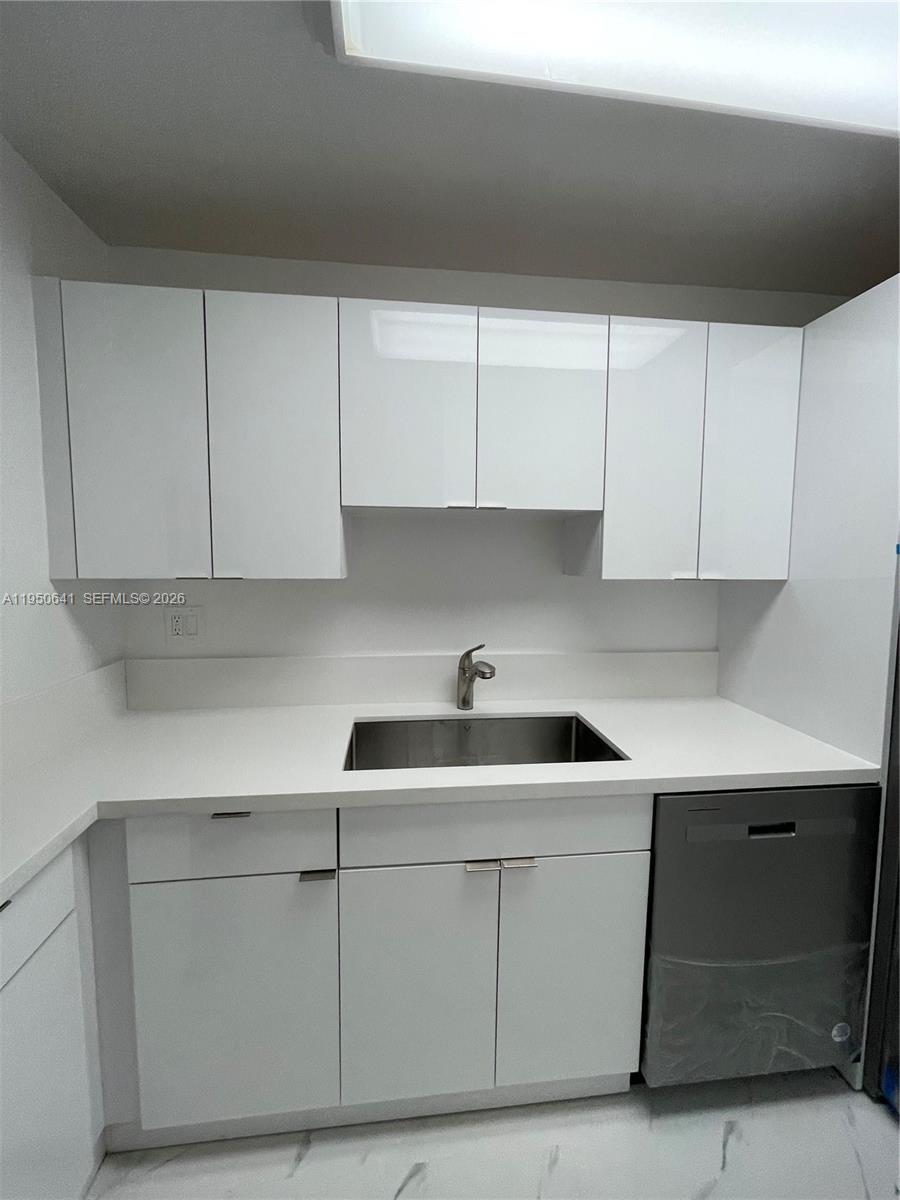 KENNEDY HOUSE CONDO - Residential Lease
