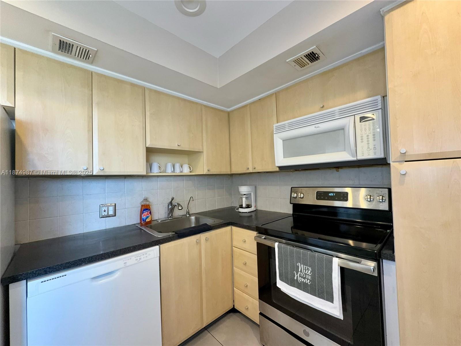 NO 9 PALM-AIRE COUNTRY CL - Residential