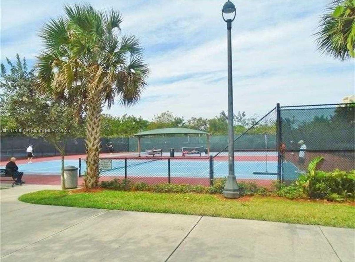 NO 9 PALM-AIRE COUNTRY CL - Residential