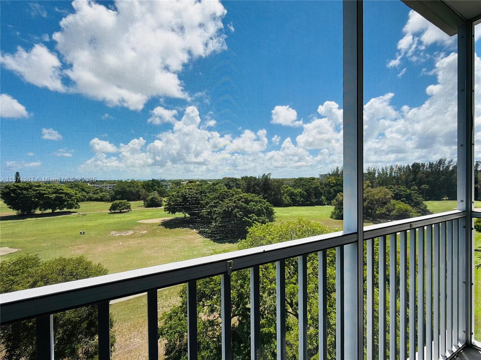 NO 9 PALM-AIRE COUNTRY CL - Residential