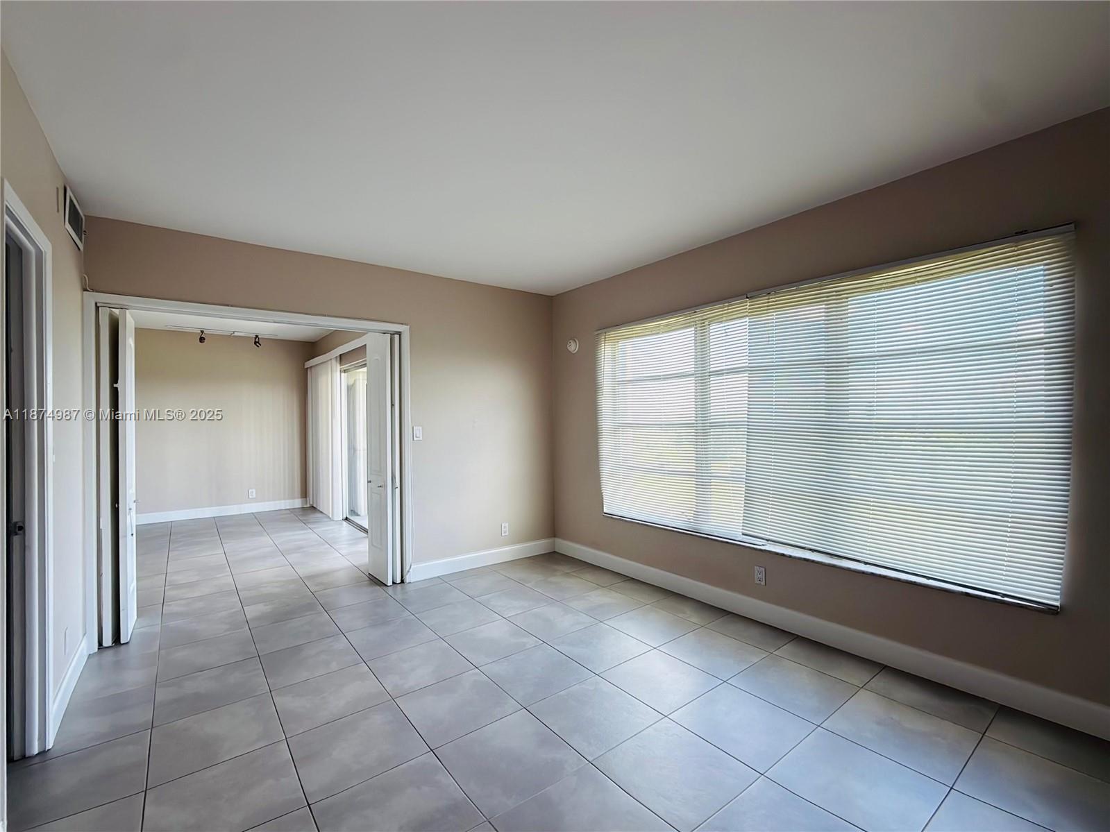 NO 9 PALM-AIRE COUNTRY CL - Residential