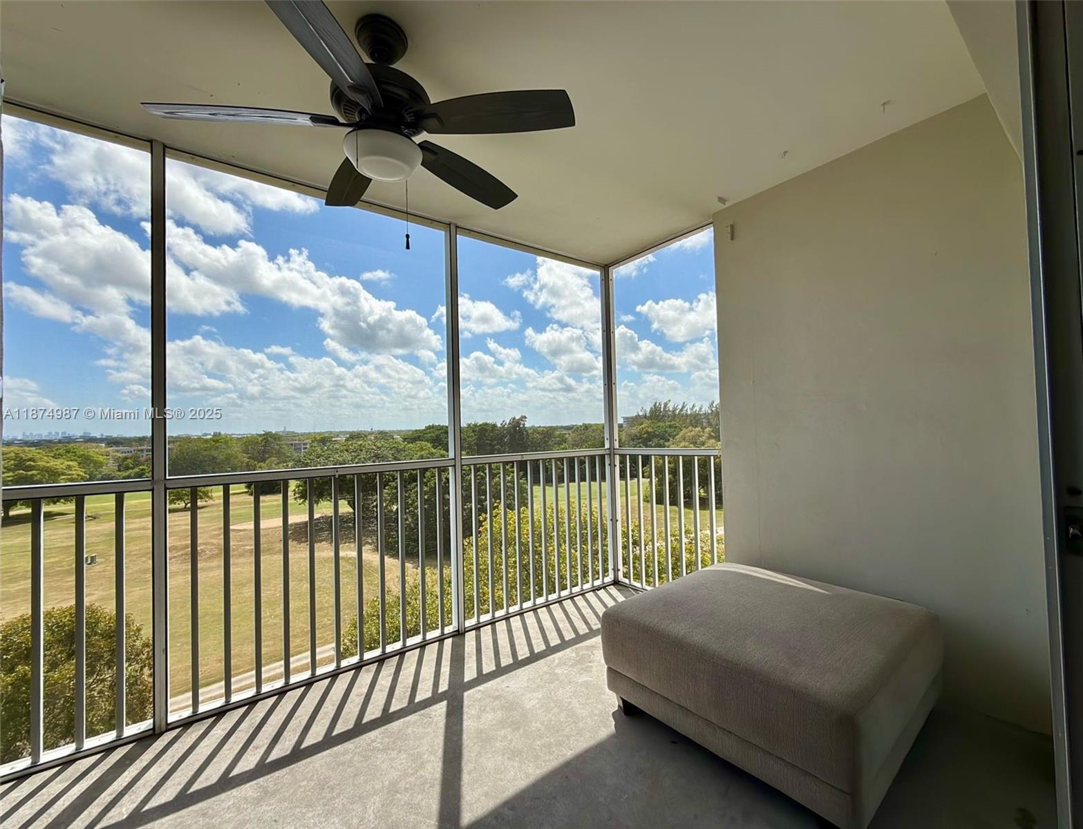 NO 9 PALM-AIRE COUNTRY CL - Residential