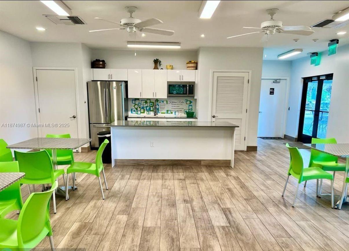 NO 9 PALM-AIRE COUNTRY CL - Residential