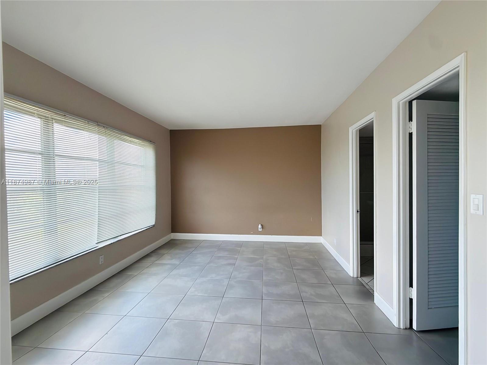 NO 9 PALM-AIRE COUNTRY CL - Residential