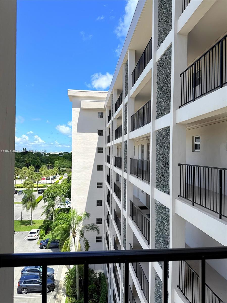 NO 9 PALM-AIRE COUNTRY CL - Residential