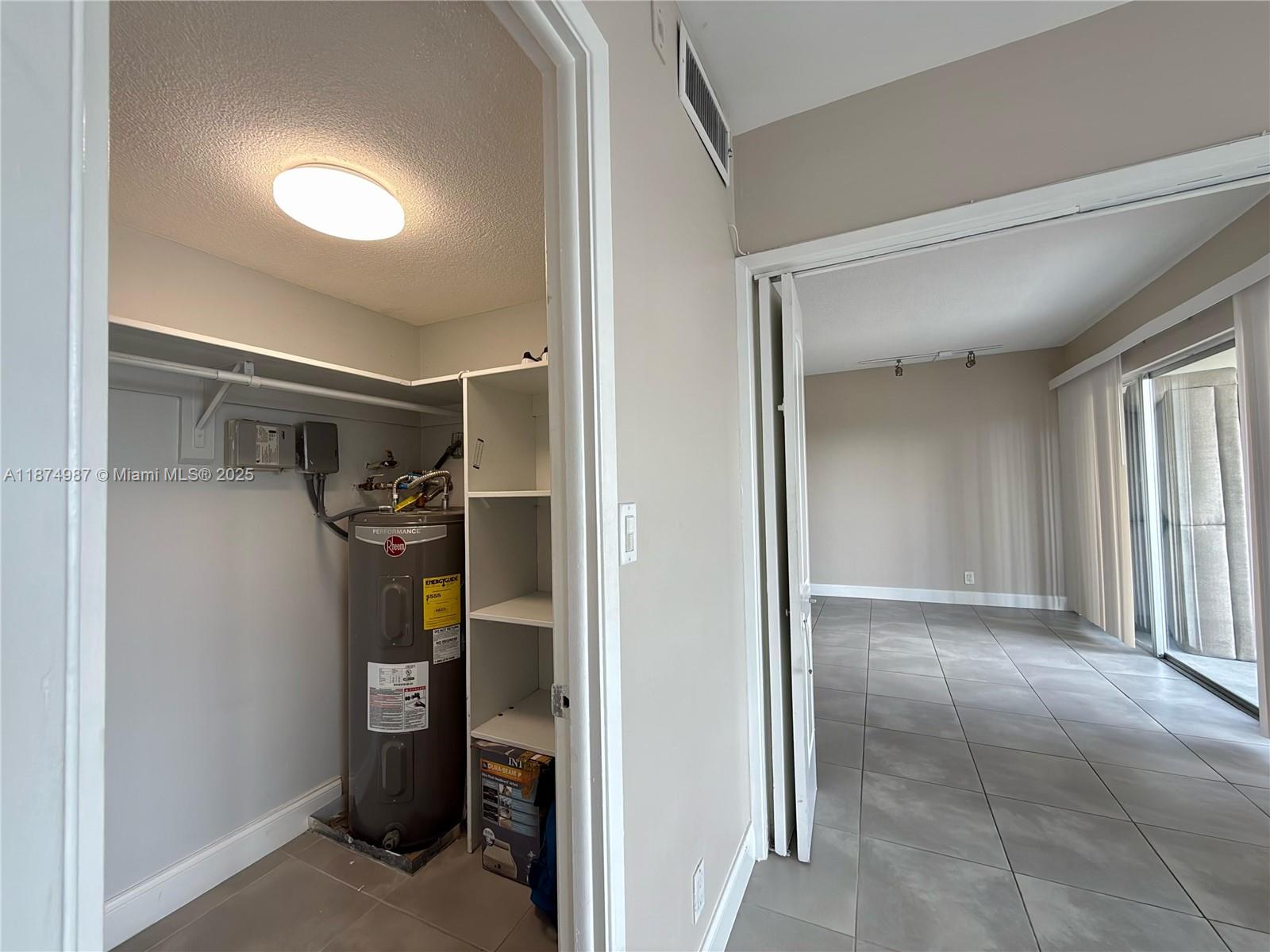 NO 9 PALM-AIRE COUNTRY CL - Residential