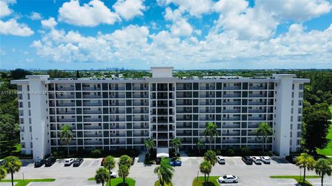 Photo of 3100 N Palm Aire Dr #709, Pompano Beach, FL 33069 (MLS # A11874987)