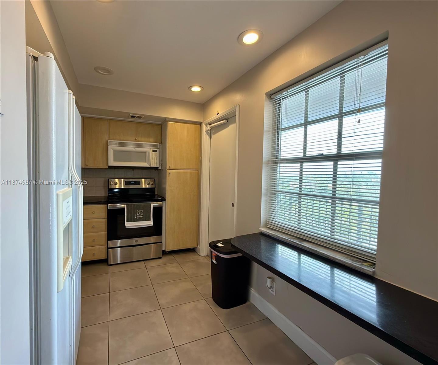 NO 9 PALM-AIRE COUNTRY CL - Residential