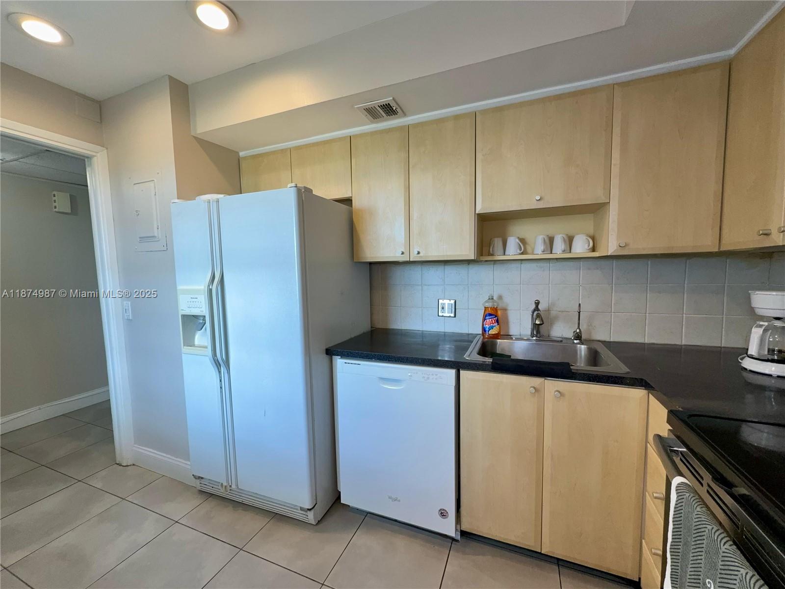 NO 9 PALM-AIRE COUNTRY CL - Residential