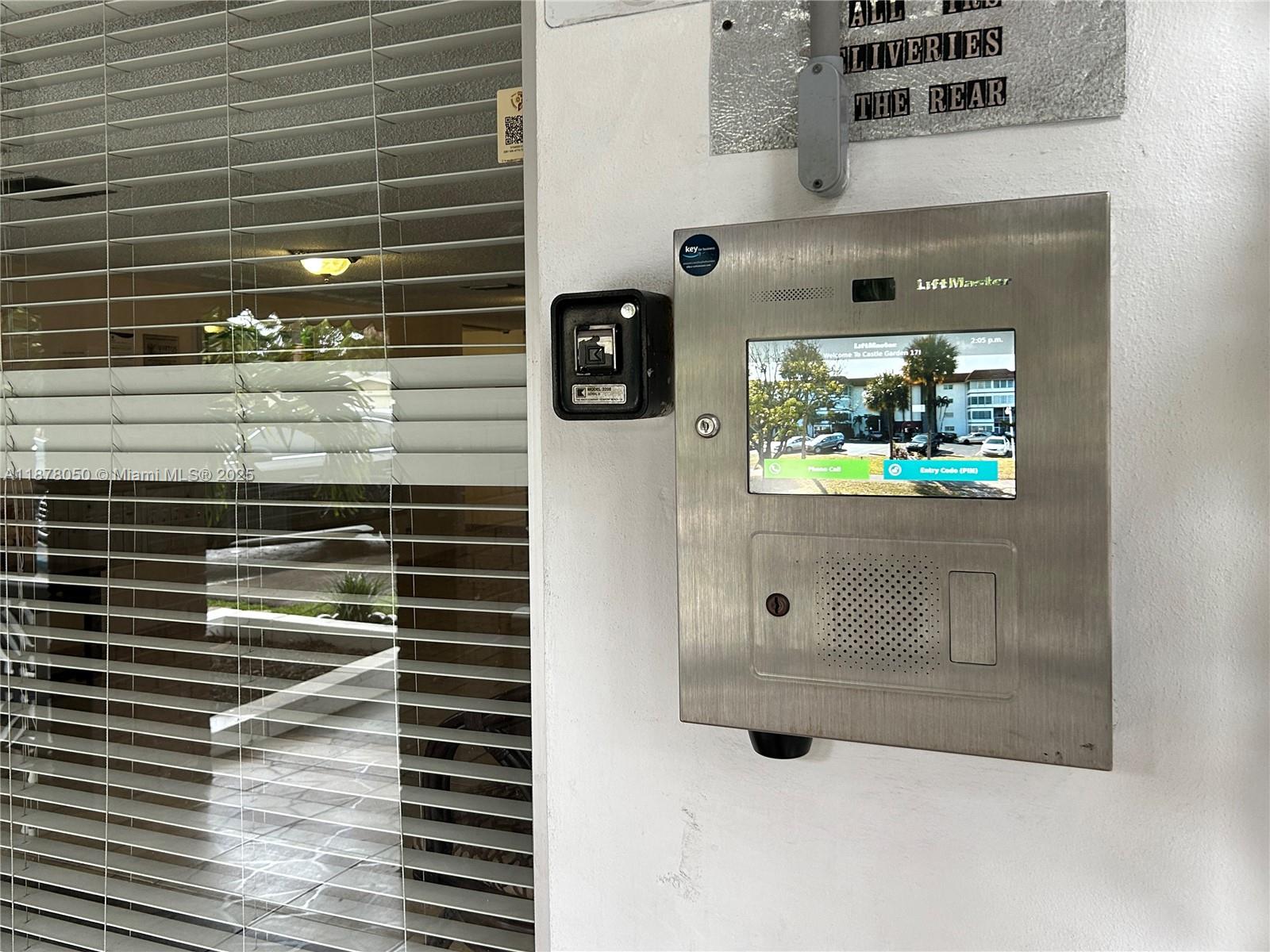 CASTLE APARTMENTS 17 COND - Residential