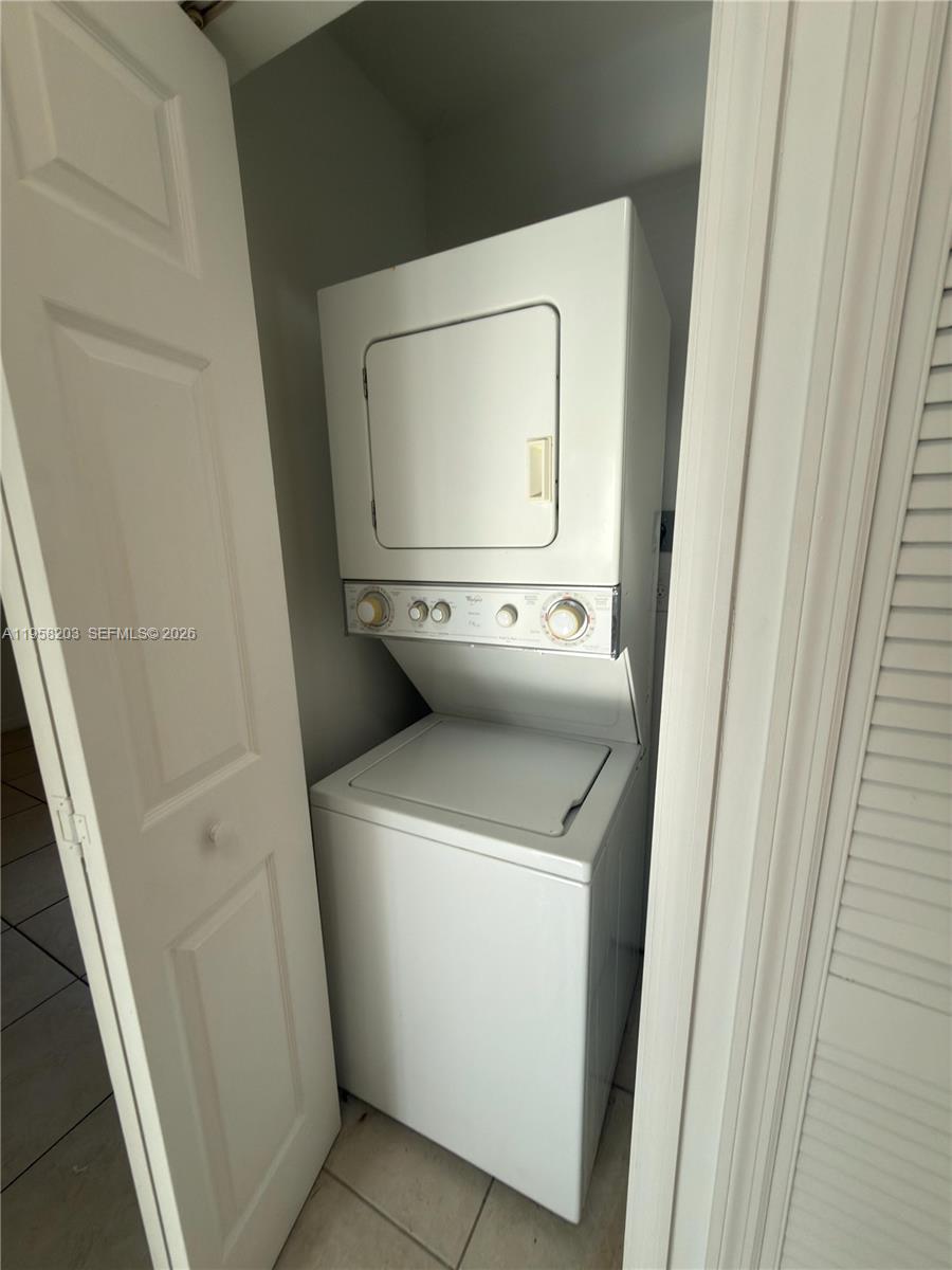 MONTEREY AT MALIBU BAY CO - Residential Lease