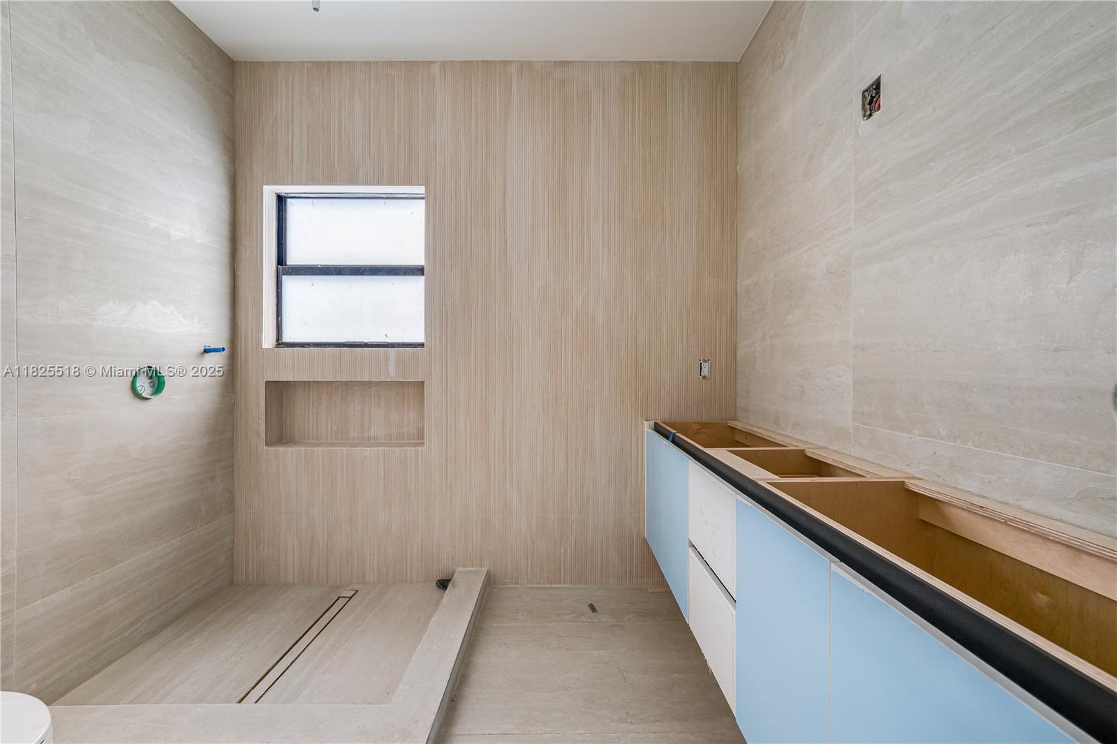 MIAMI SUBURBAN ACRES - Residential