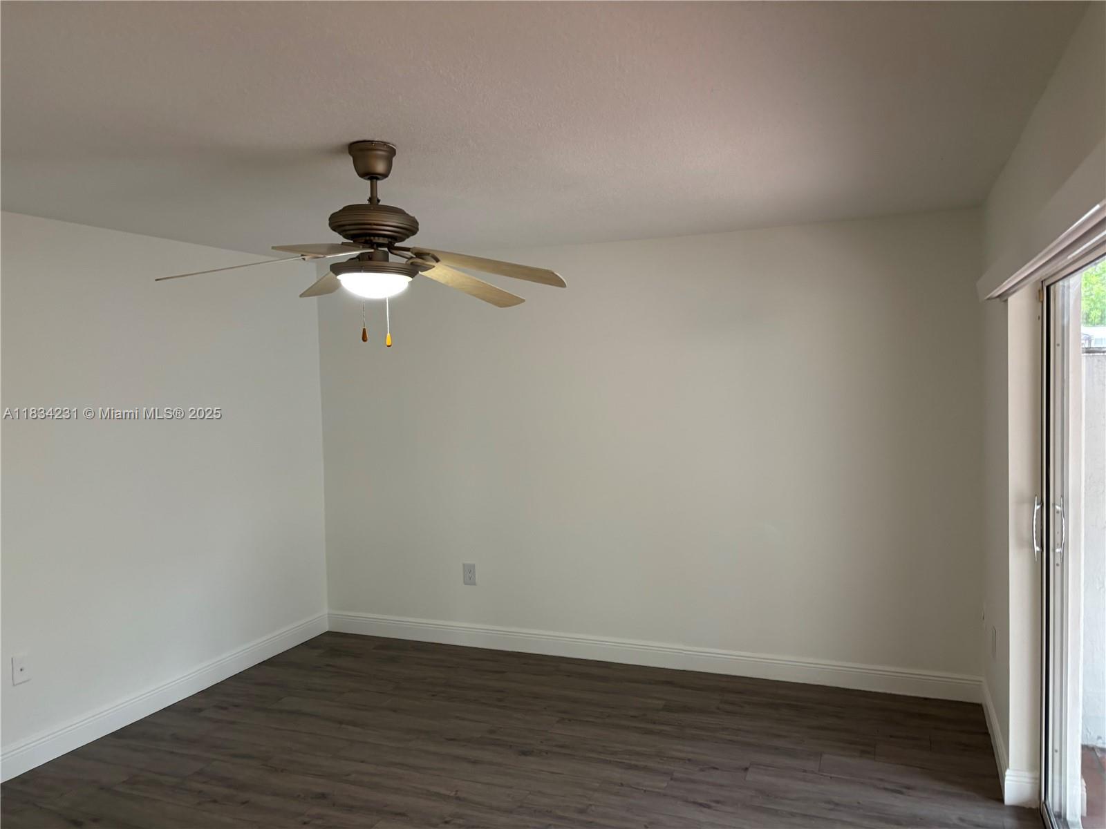 DORAL PALMS - Residential