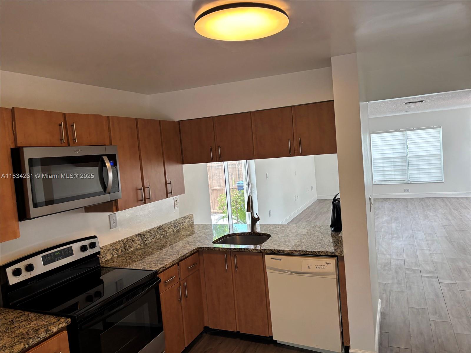 DORAL PALMS - Residential