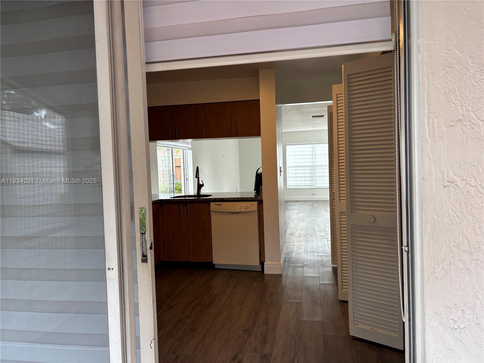 DORAL PALMS - Residential