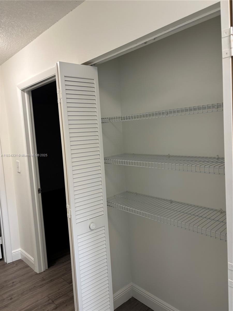 DORAL PALMS - Residential