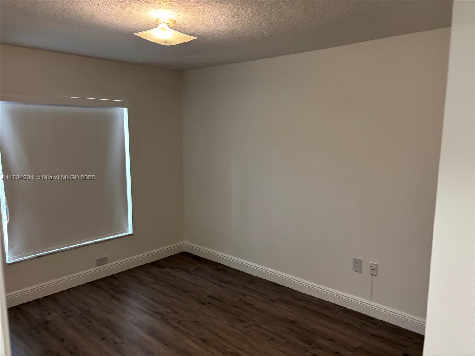 DORAL PALMS - Residential