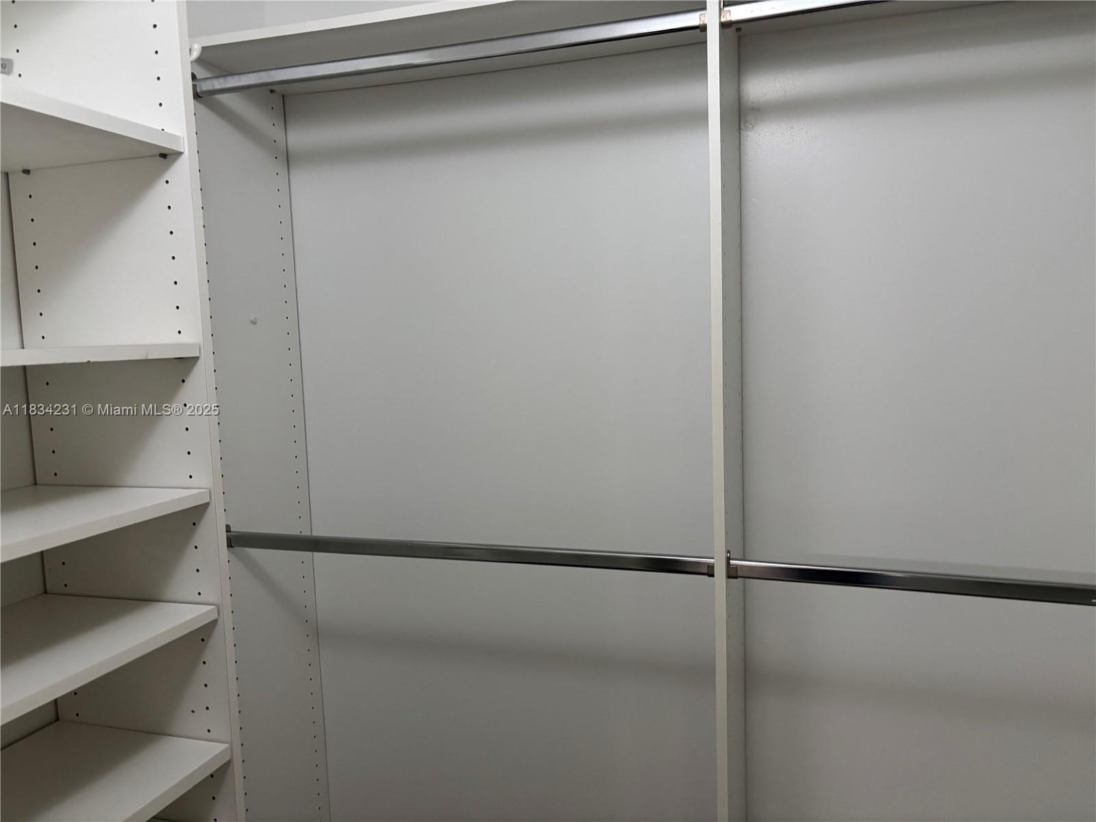 DORAL PALMS - Residential