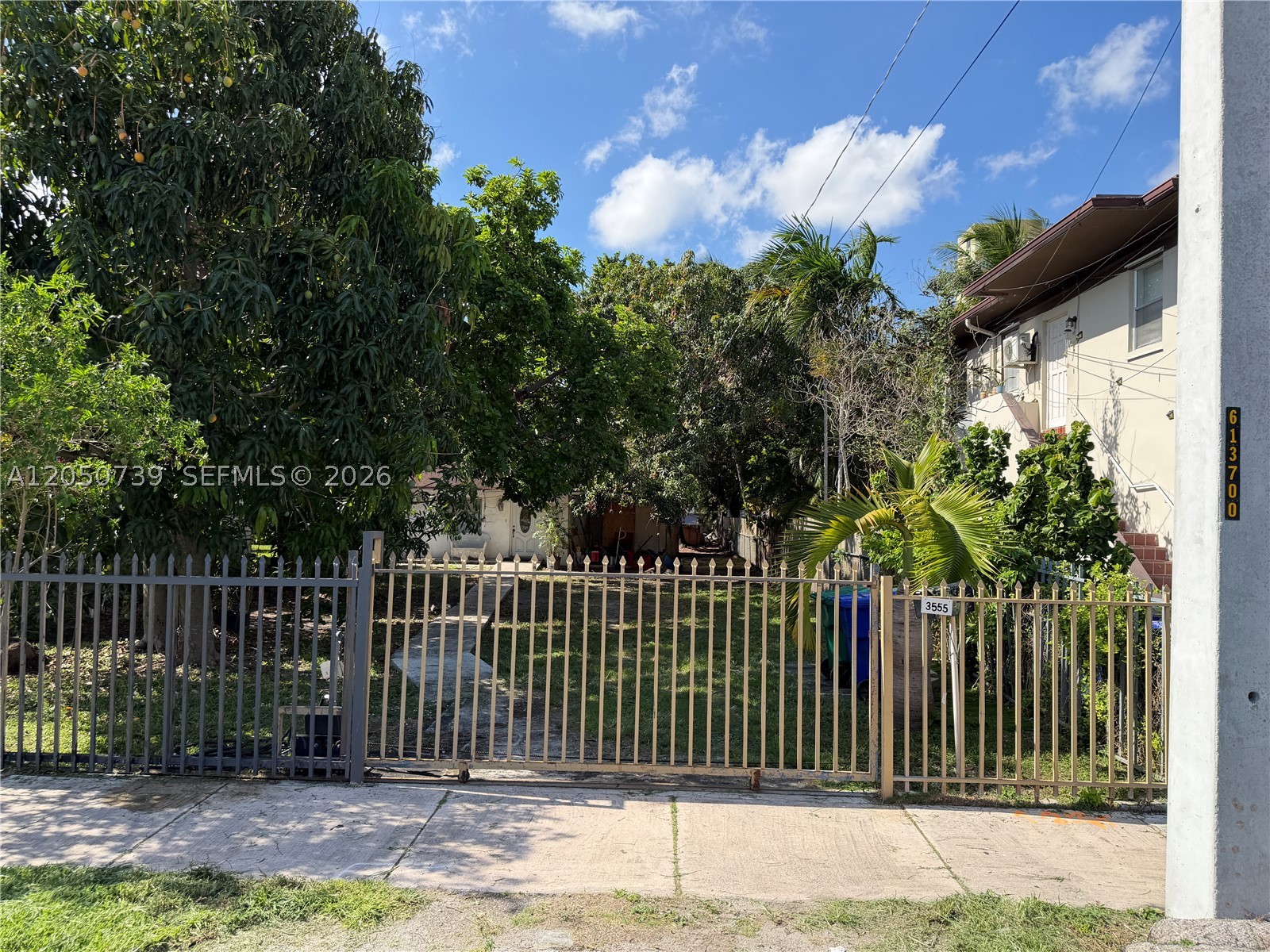 3555 SW 23rd St - Image 1