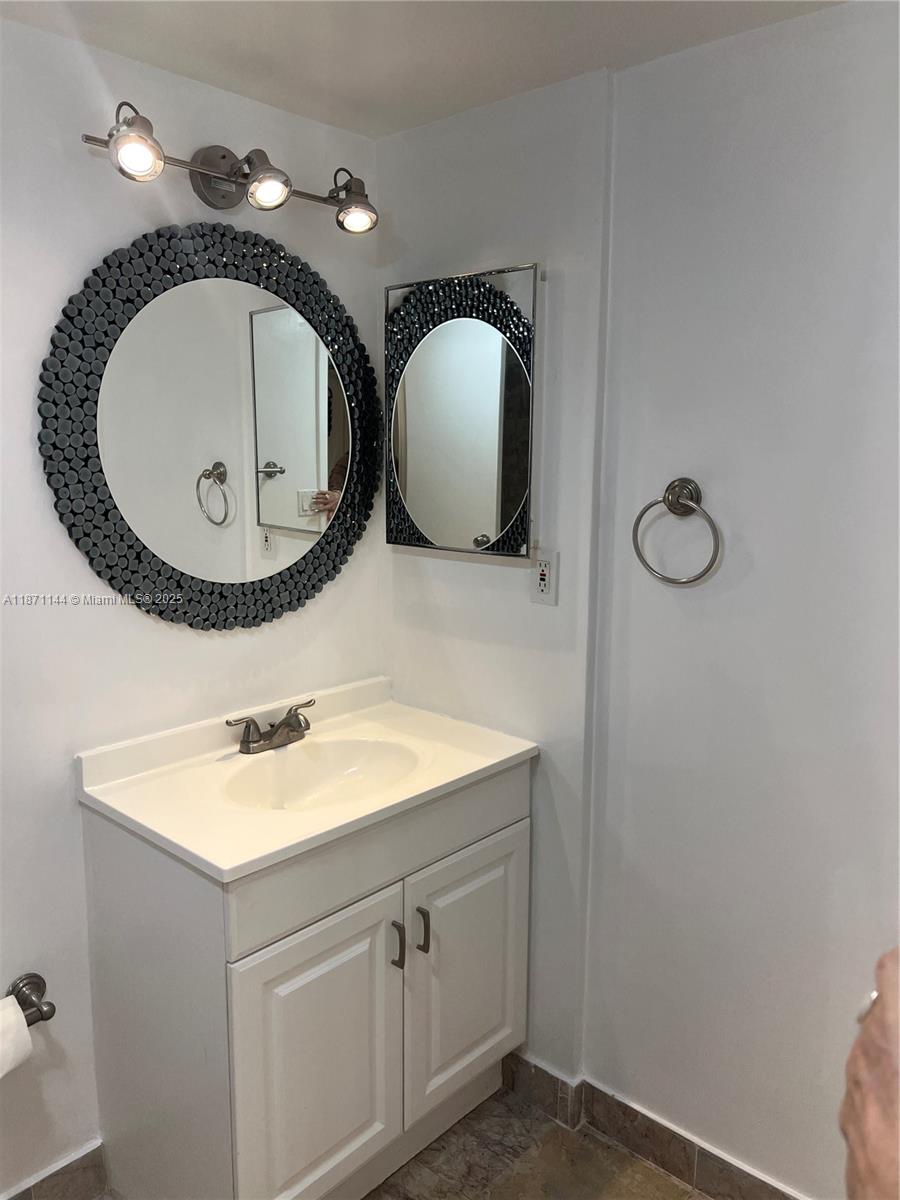 CORONADO CONDO - TOWER II - Residential